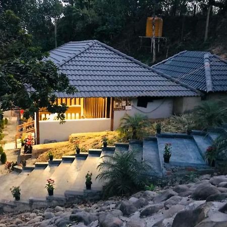 The Mountain Shades Resort 마디케리 외부 사진