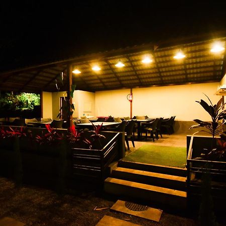 The Mountain Shades Resort 마디케리 외부 사진
