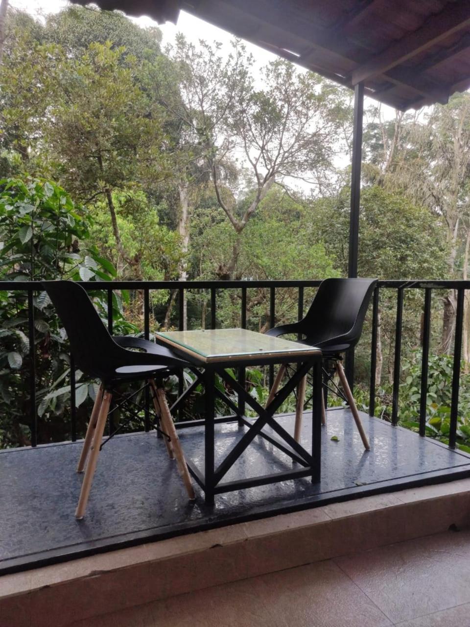 The Mountain Shades Resort 마디케리 외부 사진