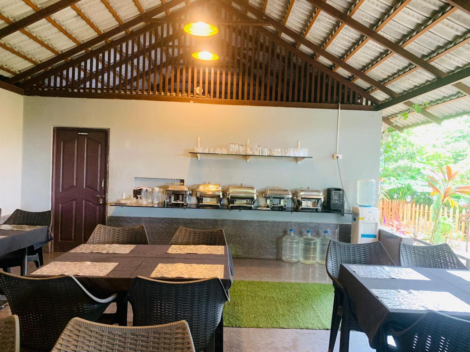 The Mountain Shades Resort 마디케리 외부 사진