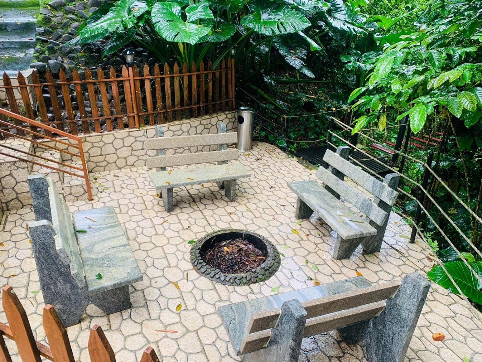 The Mountain Shades Resort 마디케리 외부 사진