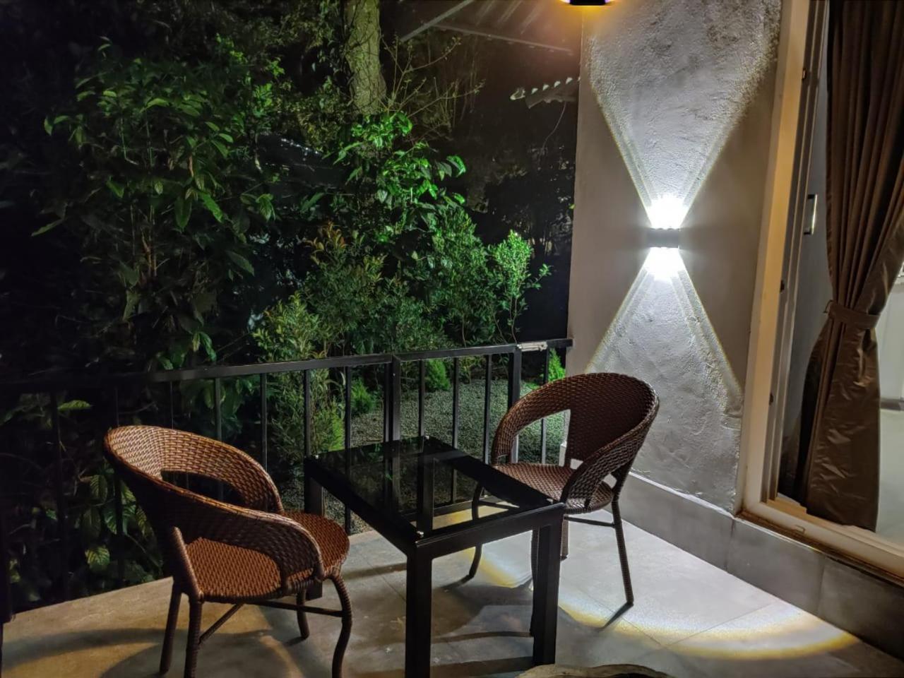 The Mountain Shades Resort 마디케리 외부 사진