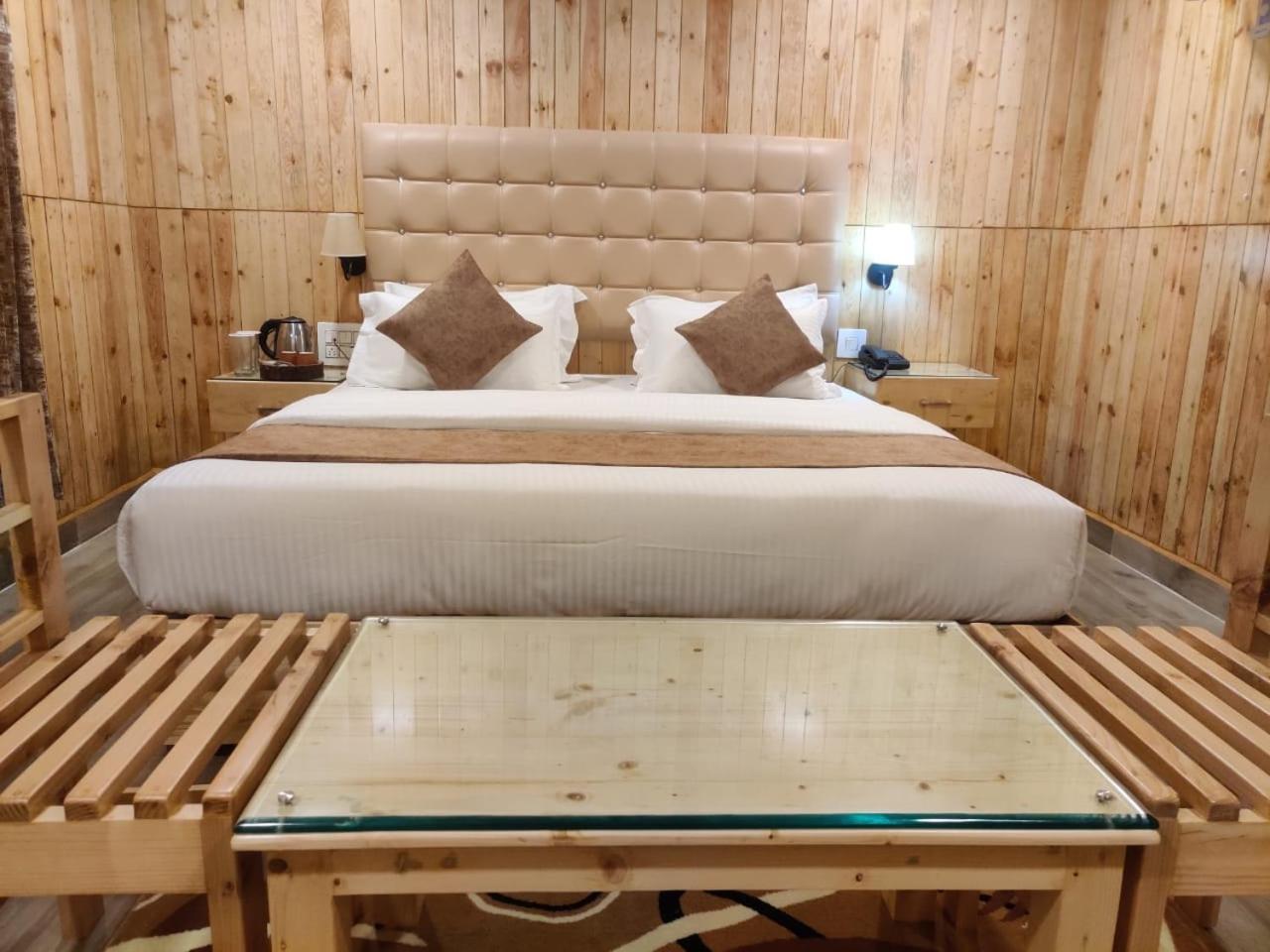 The Mountain Shades Resort 마디케리 외부 사진