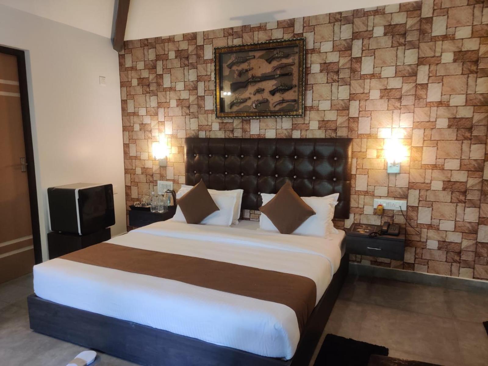 The Mountain Shades Resort 마디케리 외부 사진