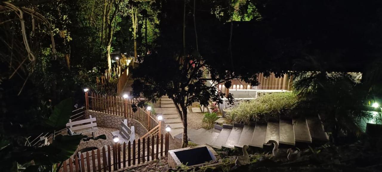 The Mountain Shades Resort 마디케리 외부 사진