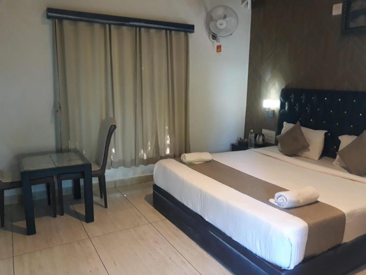The Mountain Shades Resort 마디케리 외부 사진