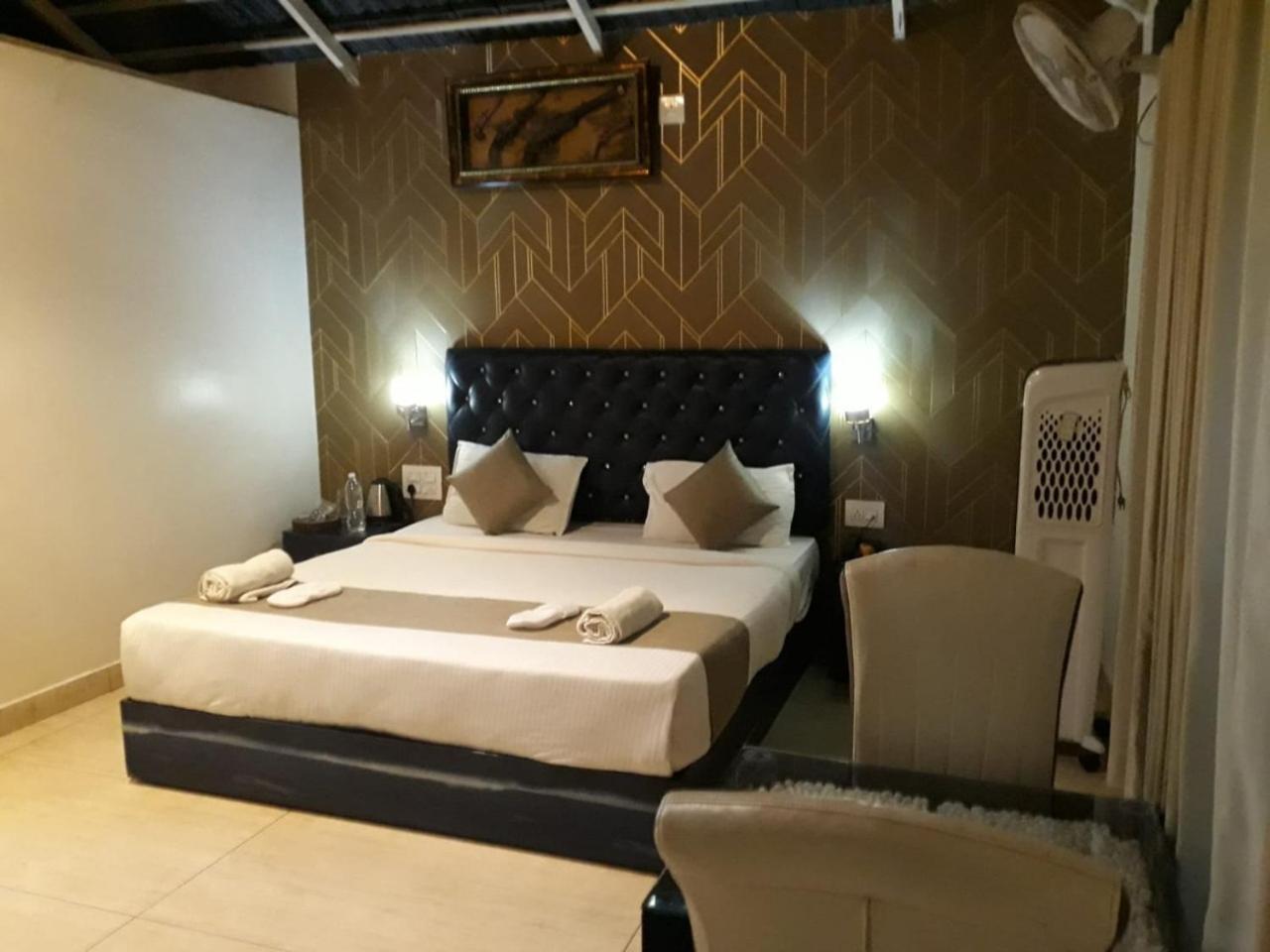 The Mountain Shades Resort 마디케리 외부 사진