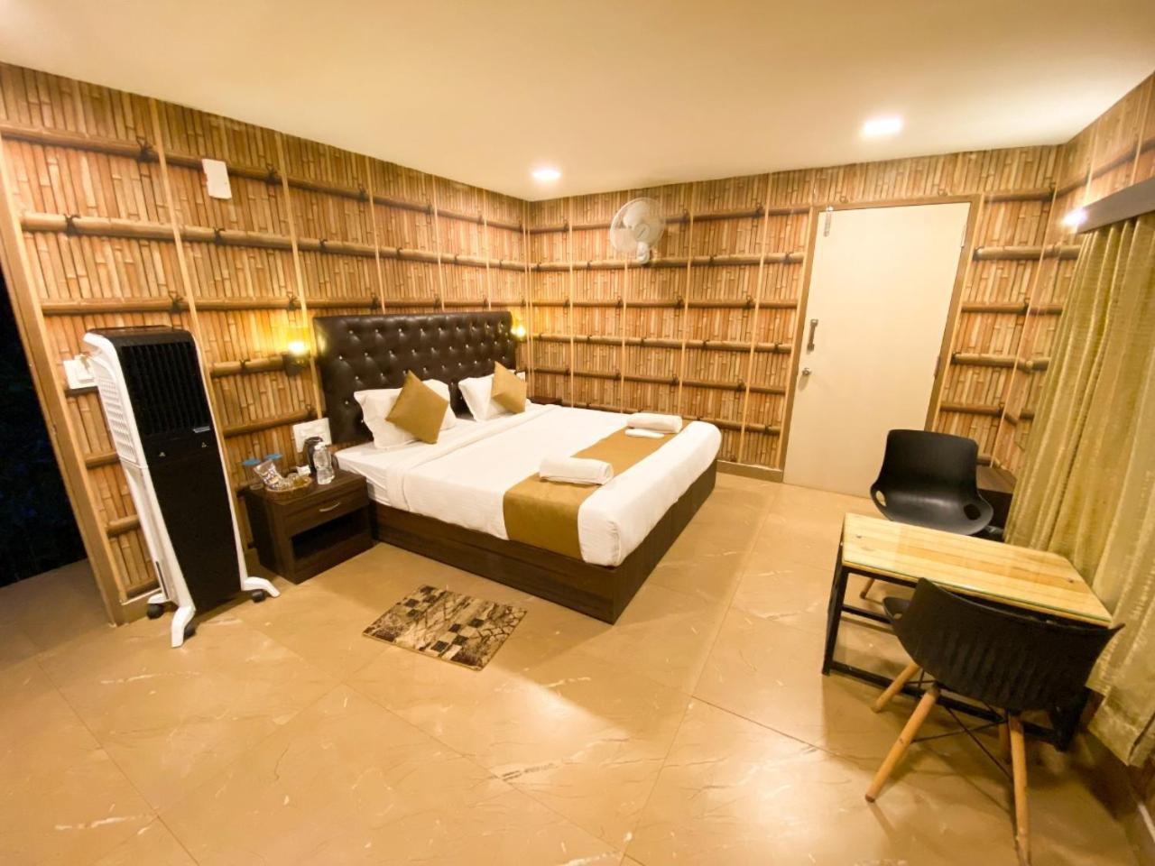 The Mountain Shades Resort 마디케리 외부 사진