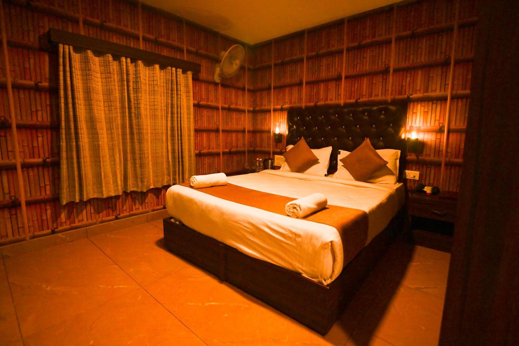 The Mountain Shades Resort 마디케리 외부 사진