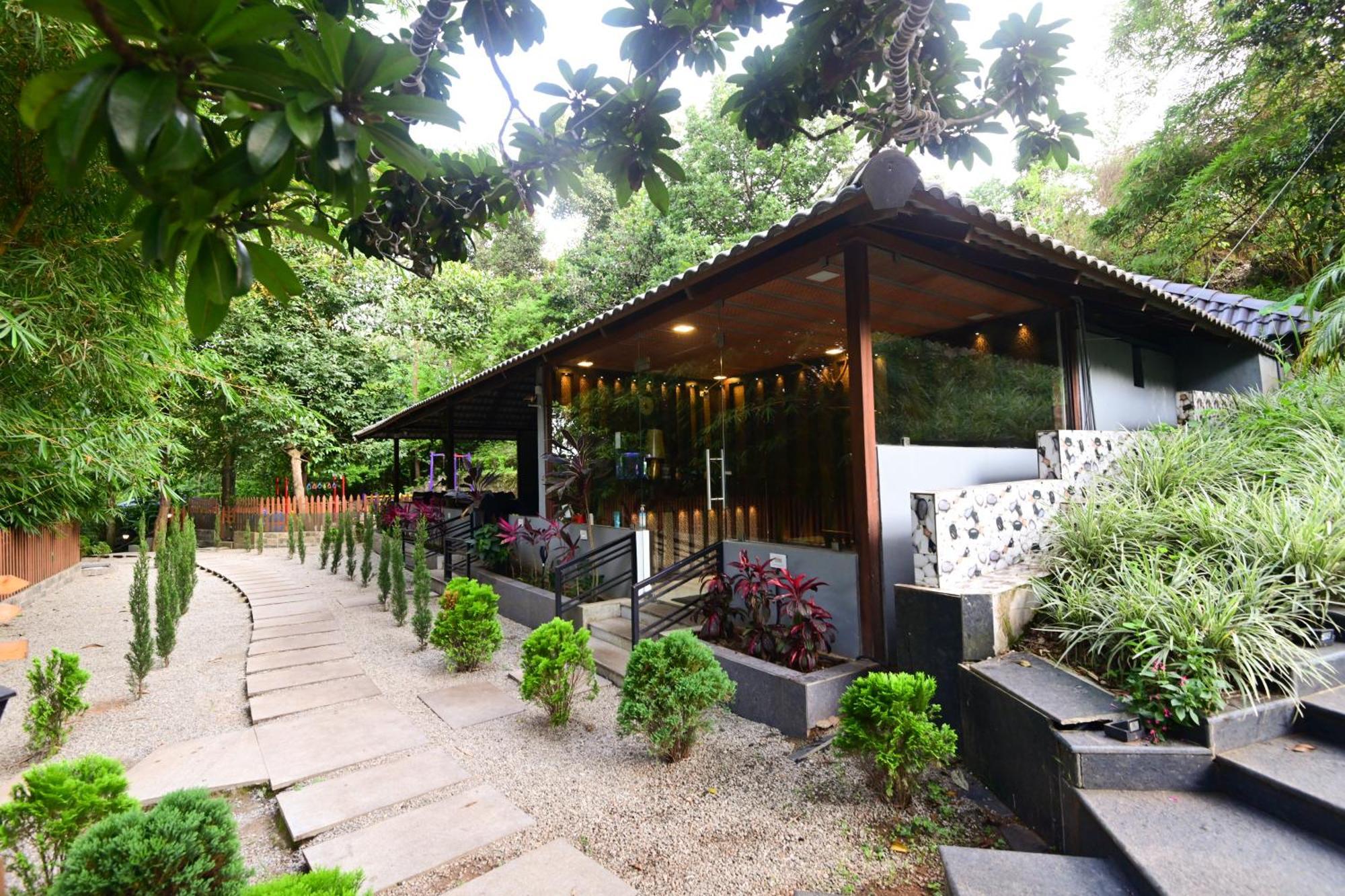 The Mountain Shades Resort 마디케리 외부 사진