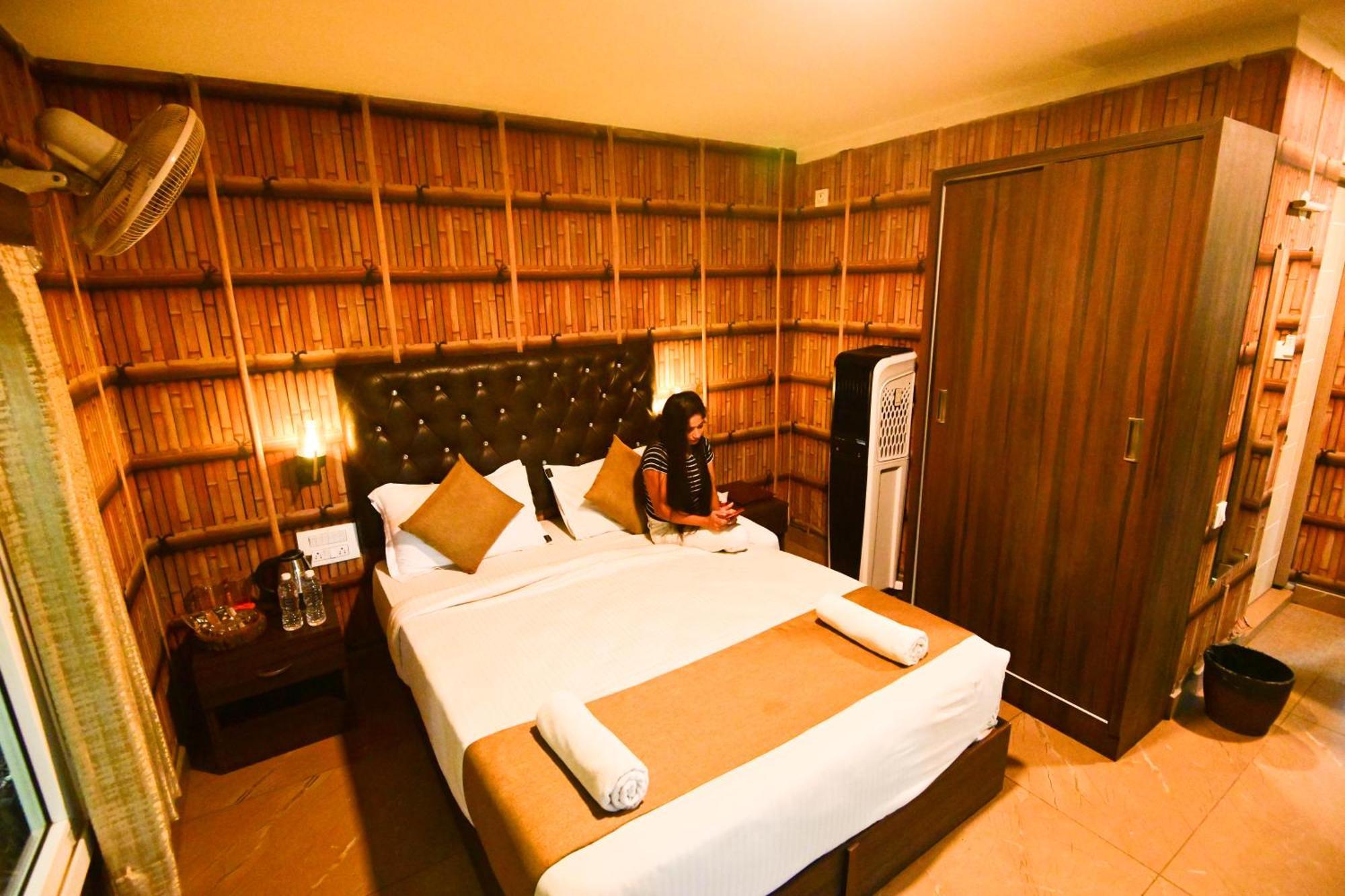 The Mountain Shades Resort 마디케리 외부 사진
