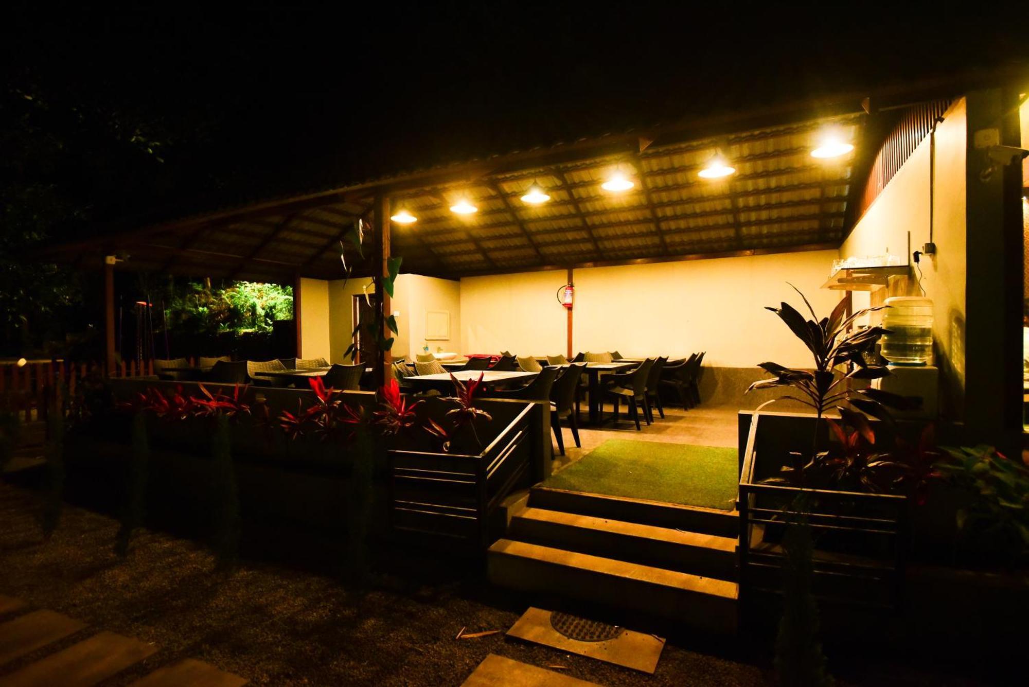 The Mountain Shades Resort 마디케리 외부 사진