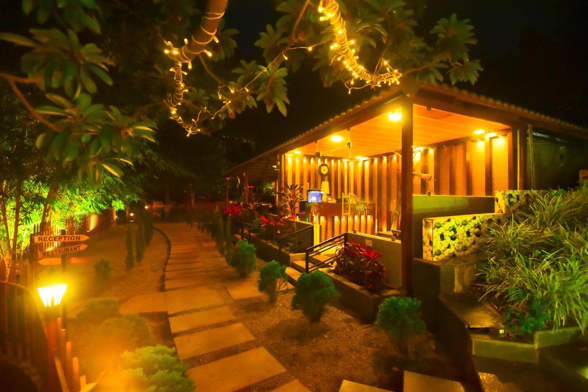 The Mountain Shades Resort 마디케리 외부 사진
