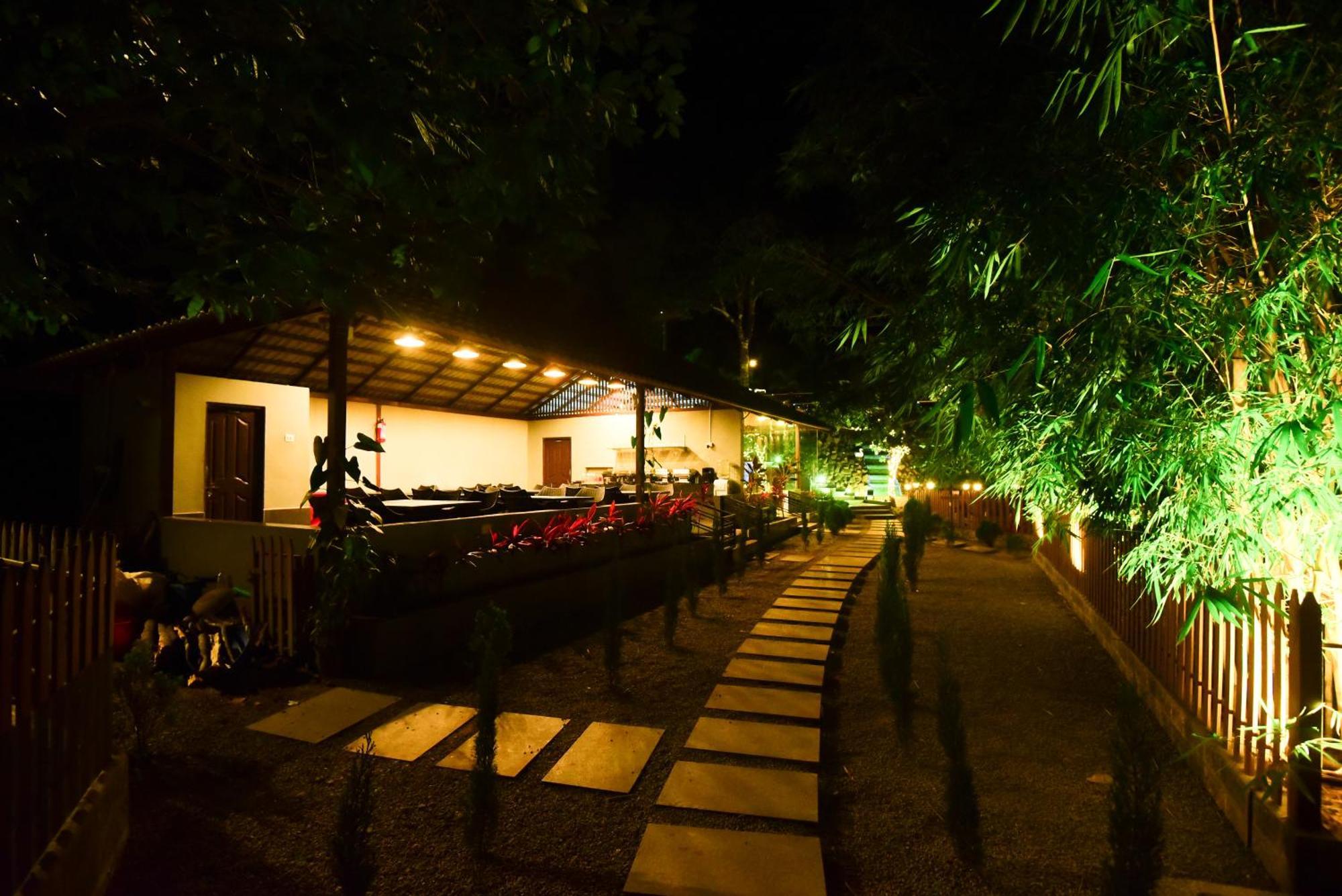 The Mountain Shades Resort 마디케리 외부 사진