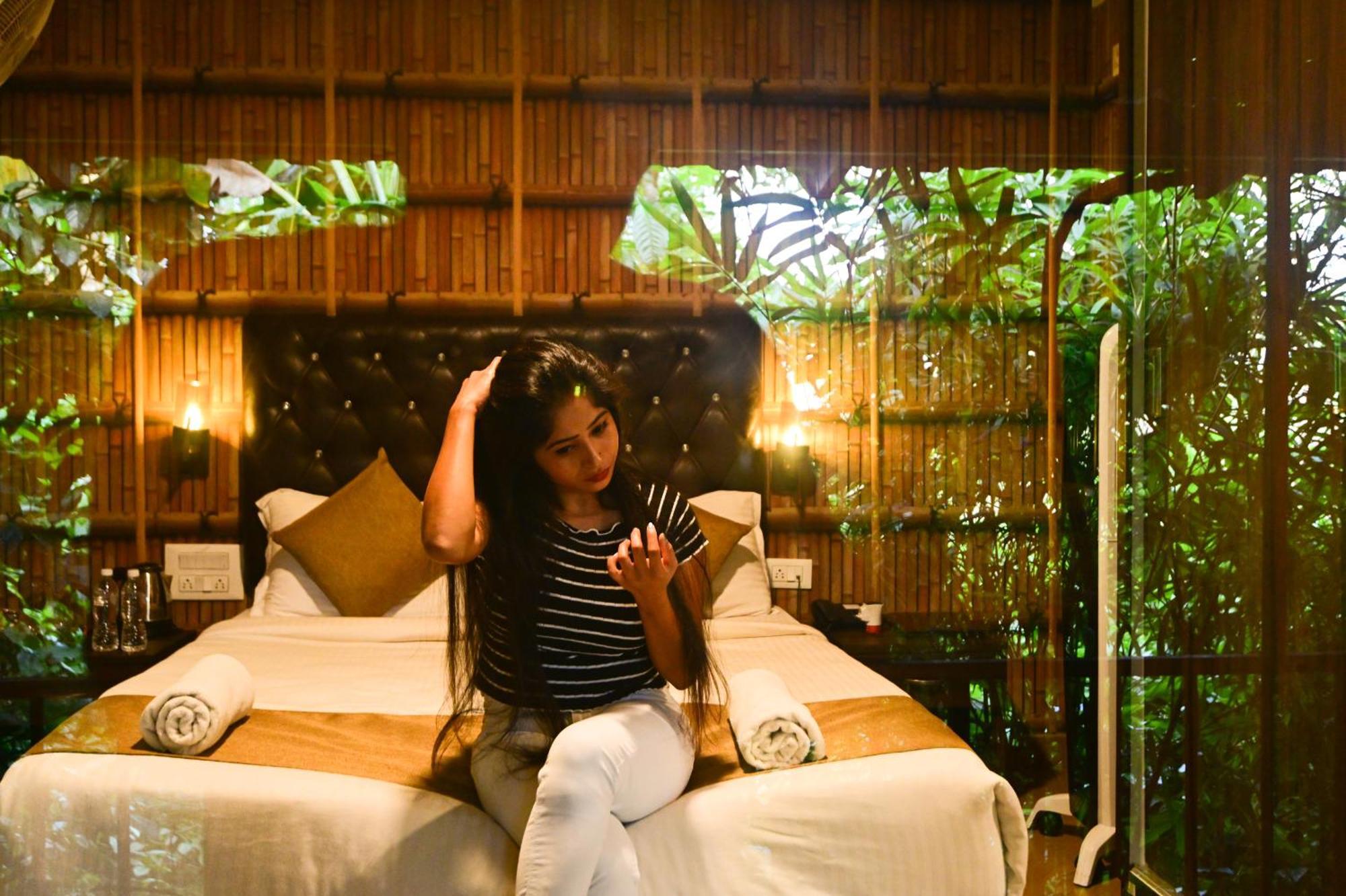 The Mountain Shades Resort 마디케리 외부 사진