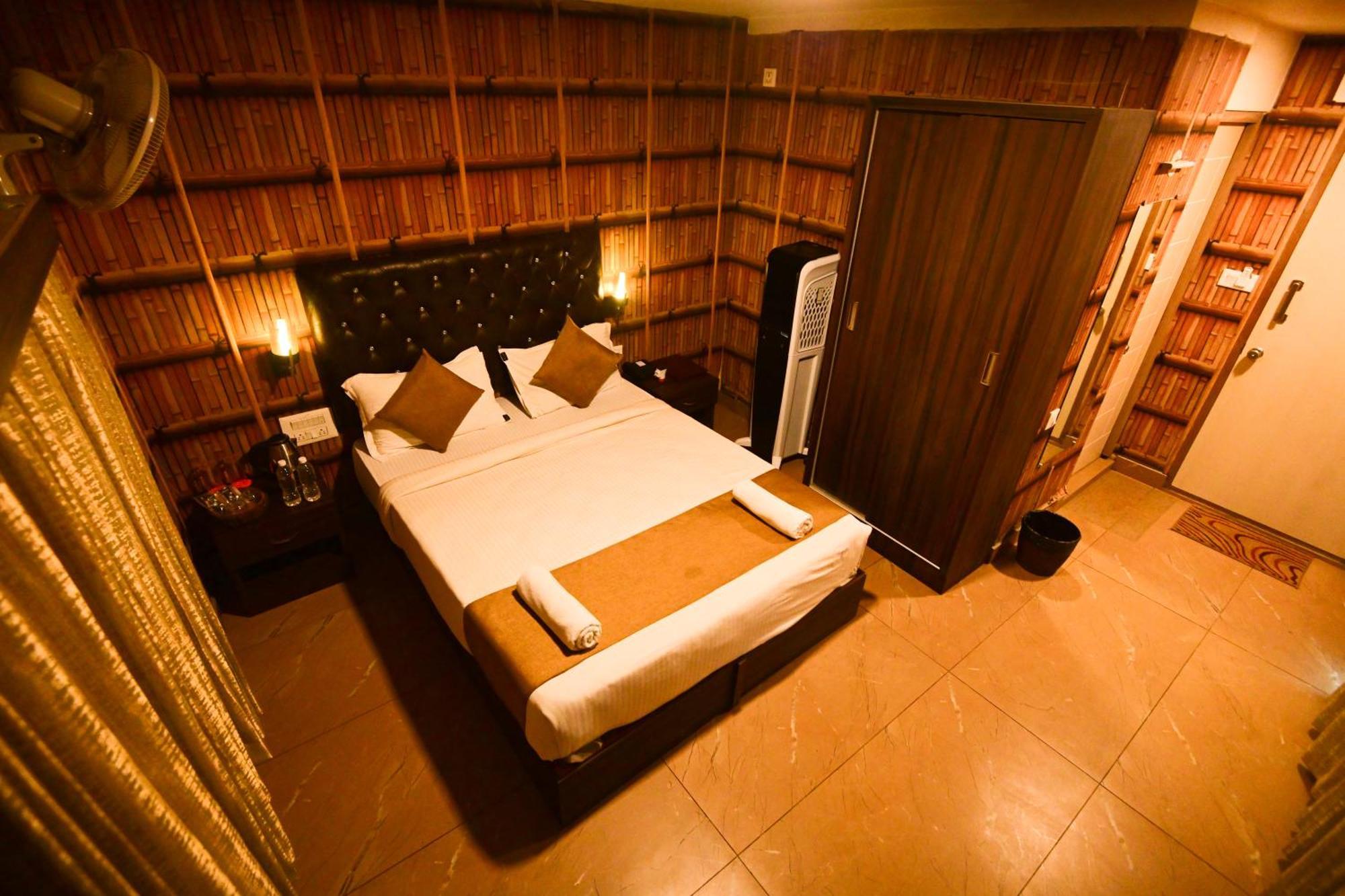 The Mountain Shades Resort 마디케리 외부 사진