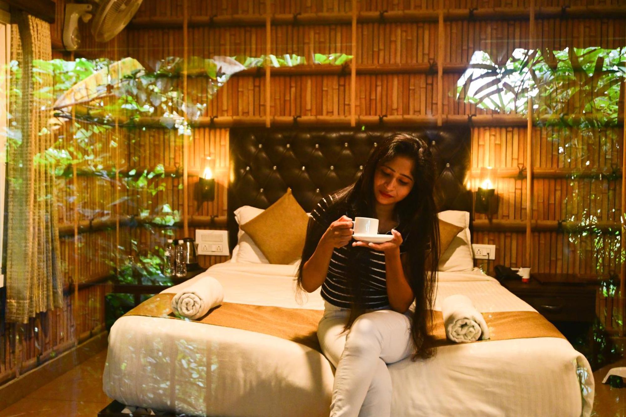 The Mountain Shades Resort 마디케리 외부 사진